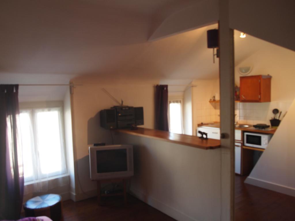 Chambres Et Tables D'Hotes A L'Auberge Touristique Meuvaines ภายนอก รูปภาพ