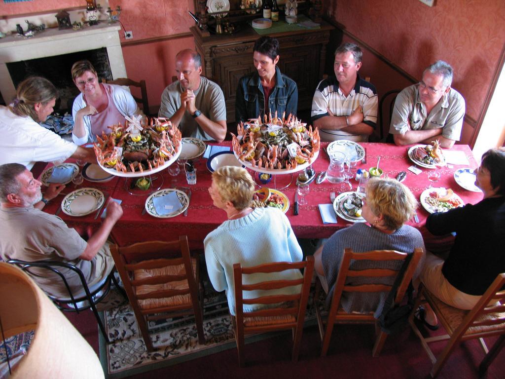 Chambres Et Tables D'Hotes A L'Auberge Touristique Meuvaines ภายนอก รูปภาพ