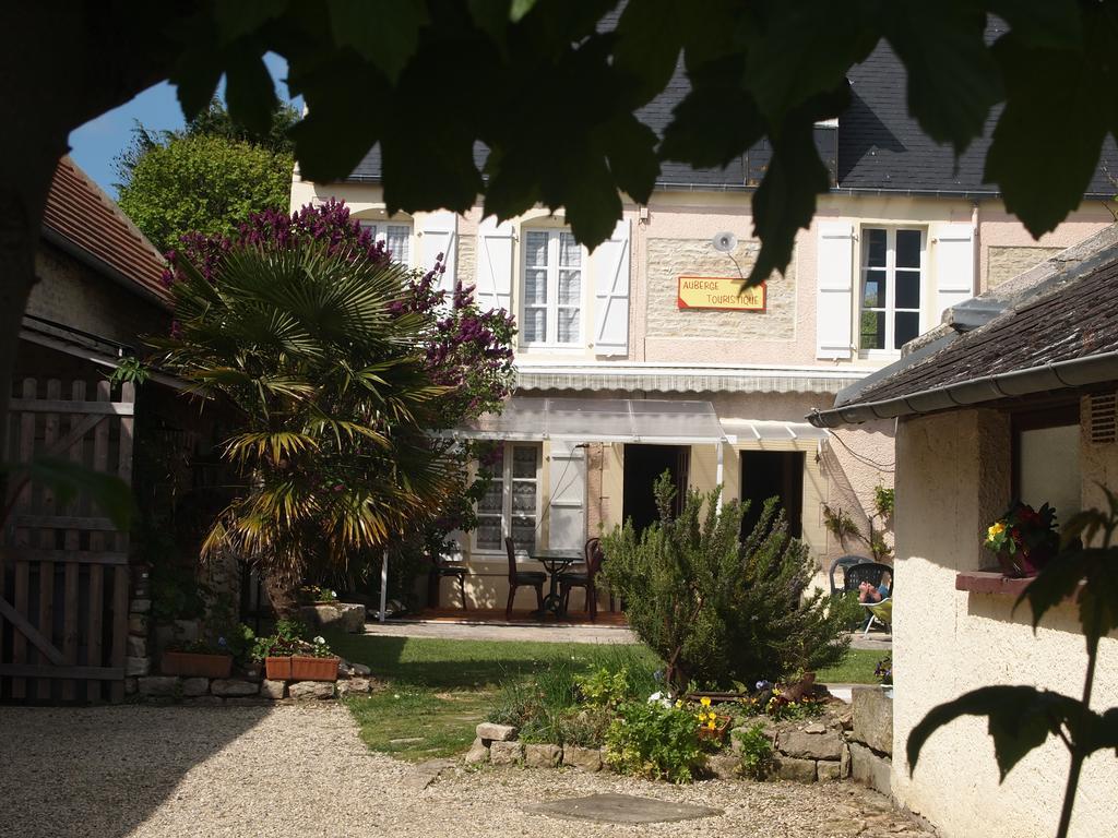 Chambres Et Tables D'Hotes A L'Auberge Touristique Meuvaines ภายนอก รูปภาพ