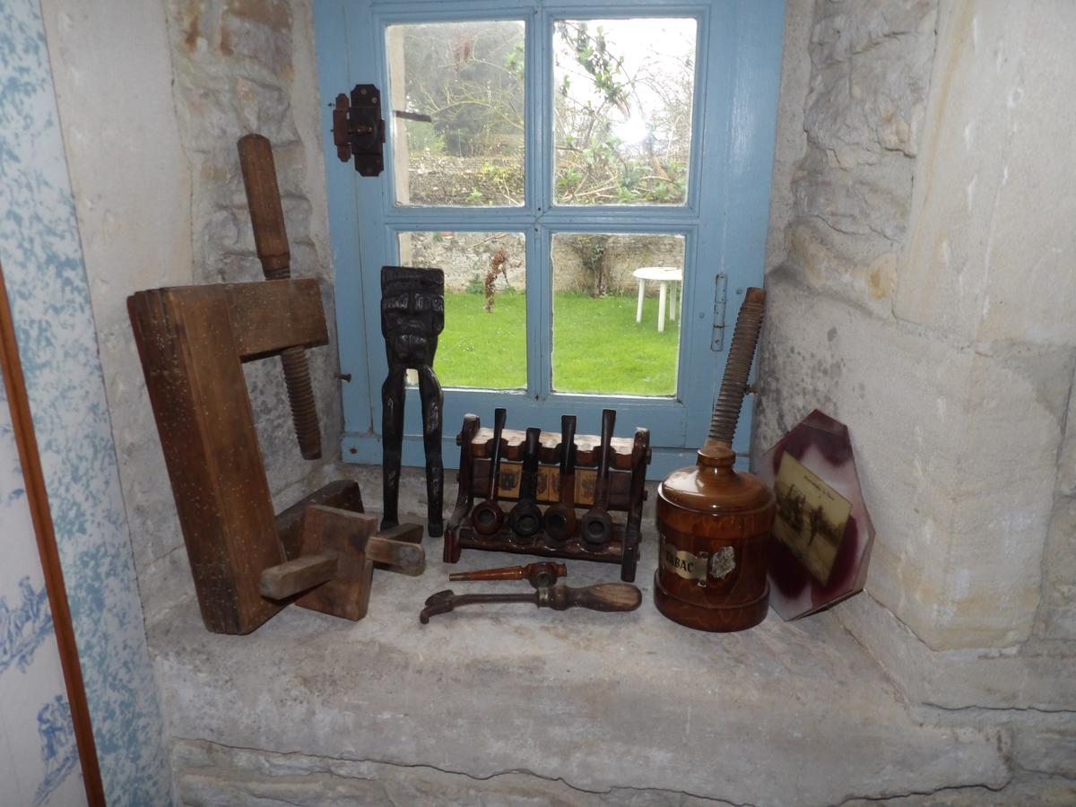 Chambres Et Tables D'Hotes A L'Auberge Touristique Meuvaines ภายนอก รูปภาพ